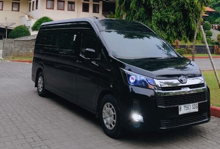 Mobil Travel Hiace