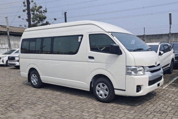 sewa hiace solo