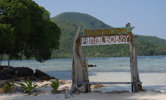 Pantai Bobby Karimunjawa